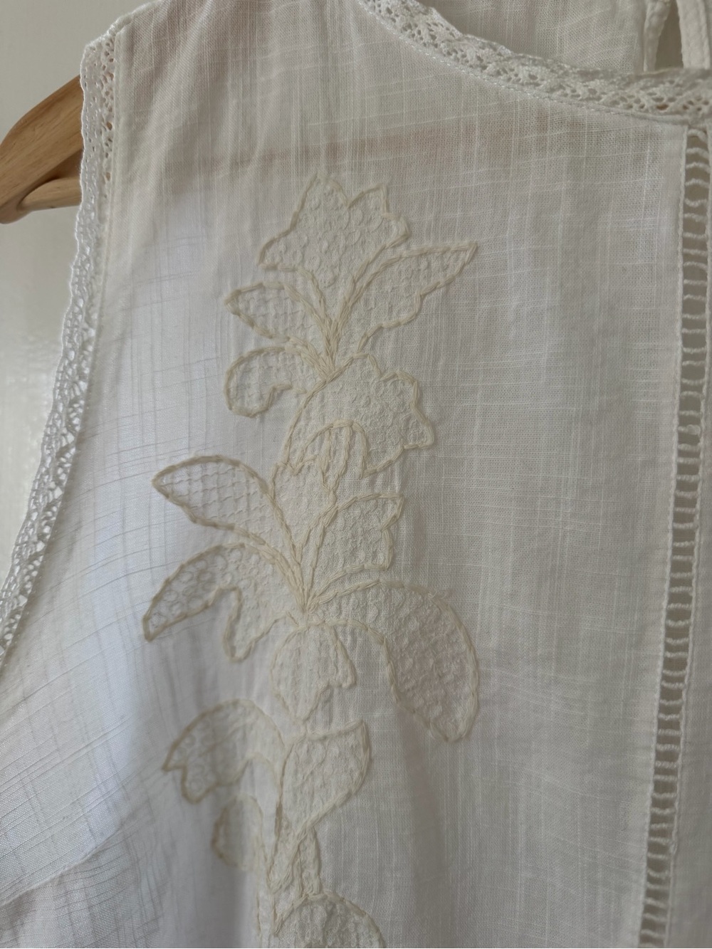 ZW Collection Embroidered Top - Picture 4 of 7